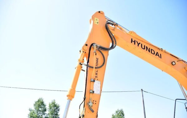 HYUNDAI R140LC-9A (2015) 6413 H ▫️14t – Image 5