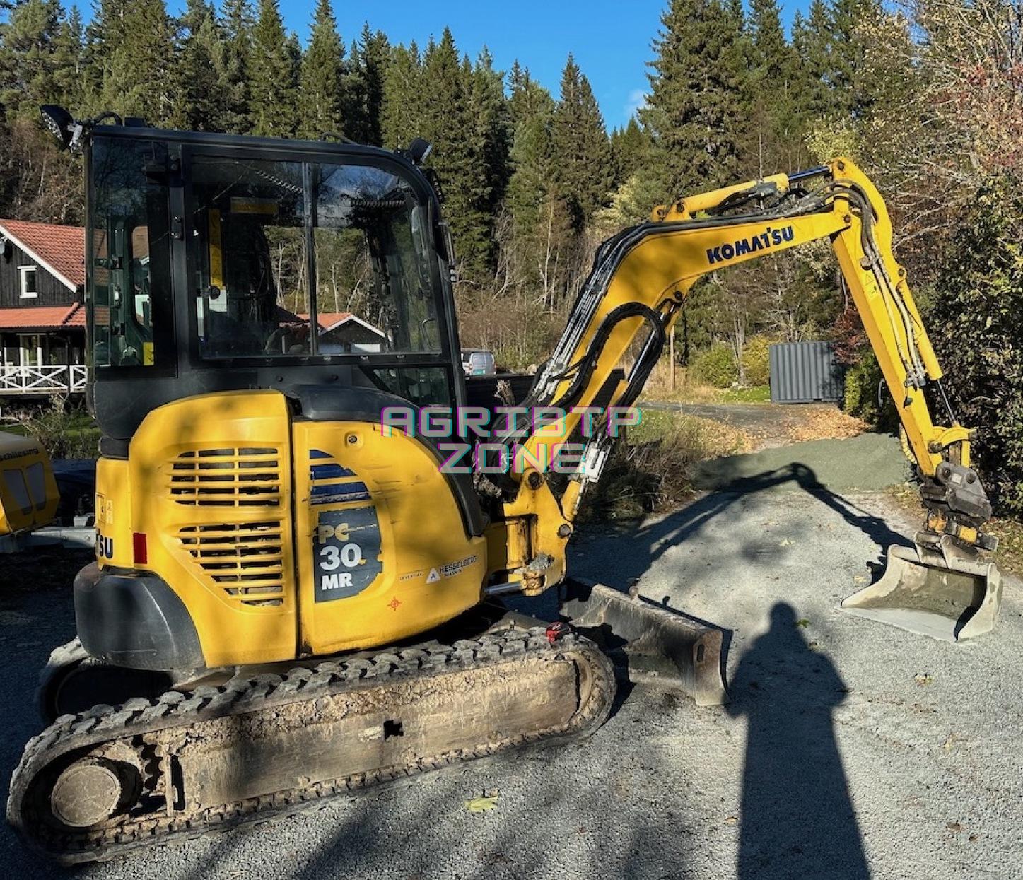 Komatsu PC30MR (2014) 3970 H▫️3t3 – Image 8