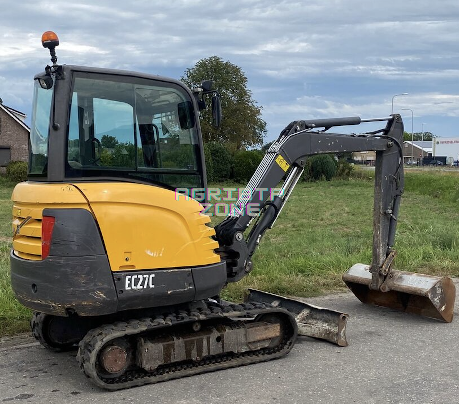 VOLVO EC27C (2013) 4100 H ▫️2t7 – Image 5